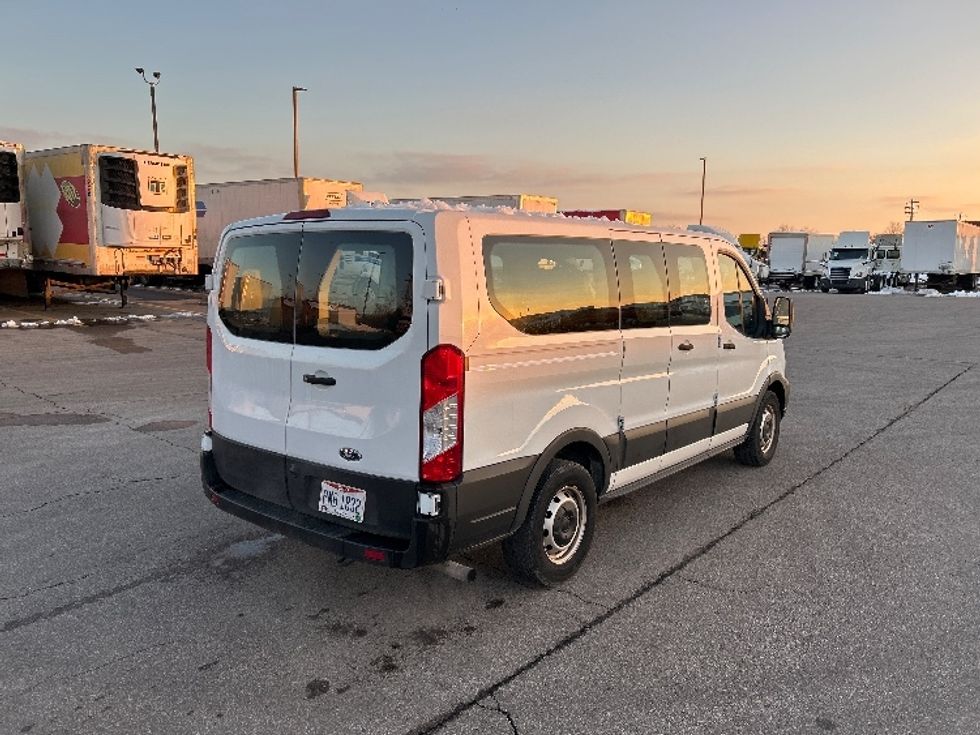 Light Duty Box Truck-Light and Medium Duty Trucks-Ford-2020-Transit 150-Piqua-OH-71,197\n\t\tmiles-$ 22,500 - Image 12