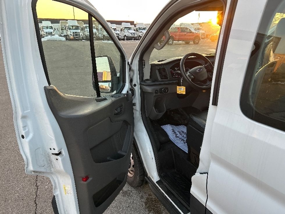 Light Duty Box Truck-Light and Medium Duty Trucks-Ford-2020-Transit 150-Piqua-OH-71,197\n\t\tmiles-$ 22,500 - Image 15