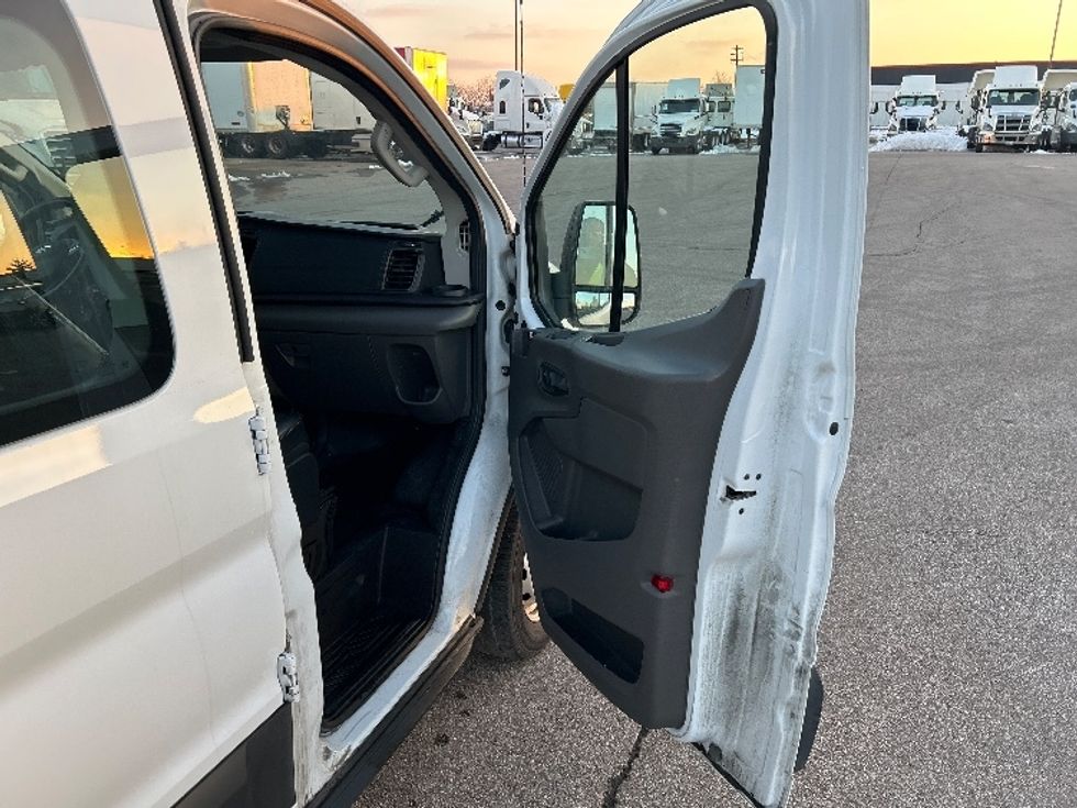 Light Duty Box Truck-Light and Medium Duty Trucks-Ford-2020-Transit 150-Piqua-OH-71,197\n\t\tmiles-$ 22,500 - Image 19