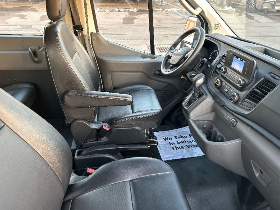 Light Duty Box Truck-Light and Medium Duty Trucks-Ford-2020-Transit 150-Piqua-OH-71,197\n\t\tmiles-$ 22,500 - Image 21