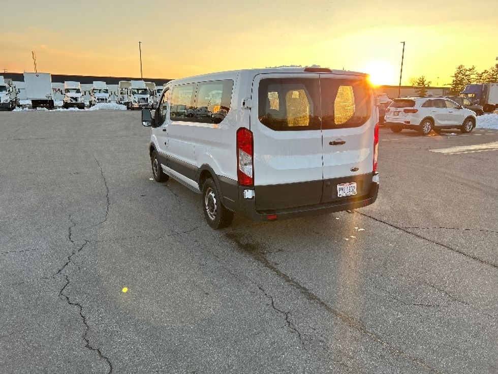 Light Duty Box Truck-Light and Medium Duty Trucks-Ford-2020-Transit 150-Piqua-OH-71,197\n\t\tmiles-$ 22,500 - Image 6