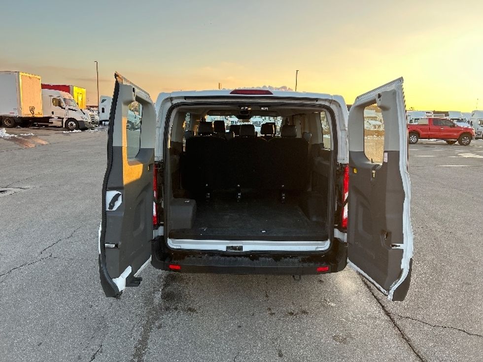 Light Duty Box Truck-Light and Medium Duty Trucks-Ford-2020-Transit 150-Piqua-OH-71,197\n\t\tmiles-$ 22,500 - Image 8