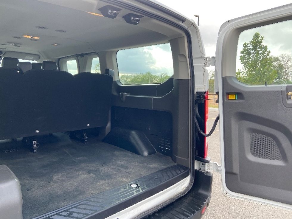 Light Duty Box Truck-Light and Medium Duty Trucks-Ford-2020-Transit 150-San Antonio-TX-32,754\n\t\tmiles-$ 30,750 - Image 11