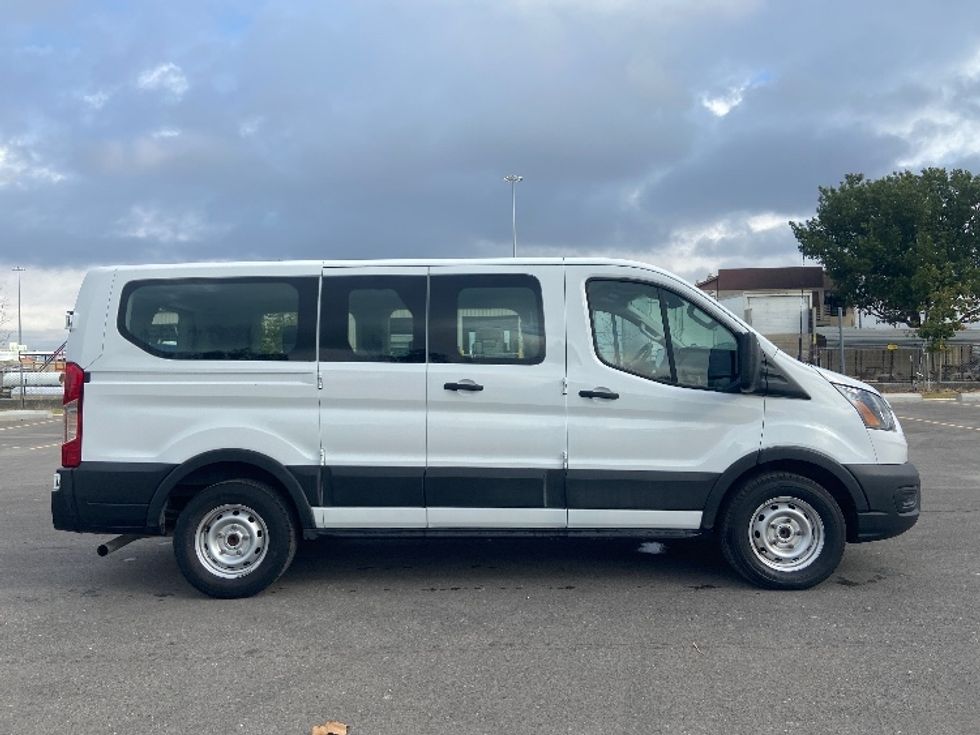 Light Duty Box Truck-Light and Medium Duty Trucks-Ford-2020-Transit 150-San Antonio-TX-32,754\n\t\tmiles-$ 30,750 - Image 14