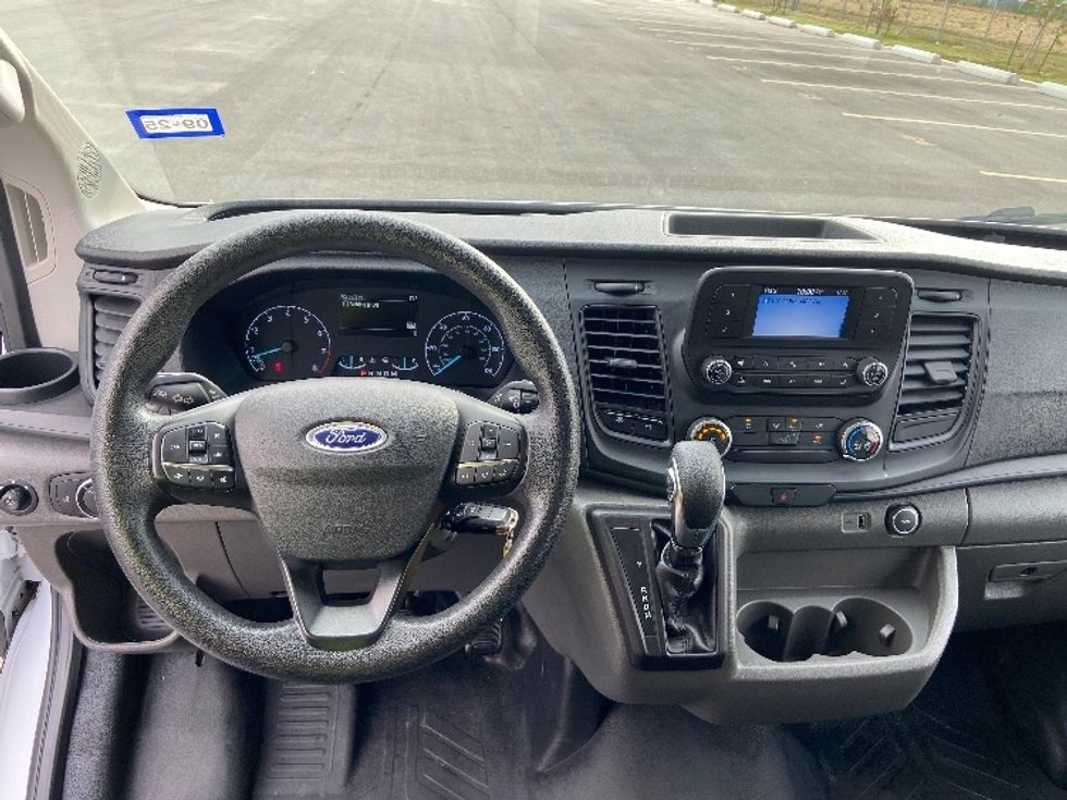 Light Duty Box Truck-Light and Medium Duty Trucks-Ford-2020-Transit 150-San Antonio-TX-32,754\n\t\tmiles-$ 30,750 - Image 17