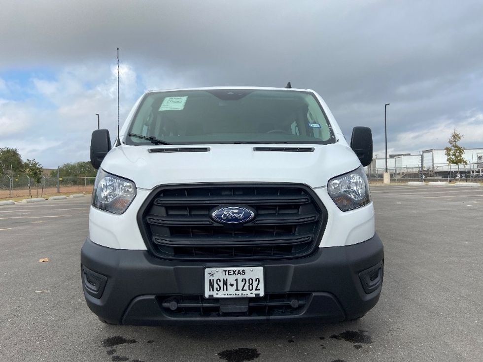 Light Duty Box Truck-Light and Medium Duty Trucks-Ford-2020-Transit 150-San Antonio-TX-32,754\n\t\tmiles-$ 30,750 - Image 2