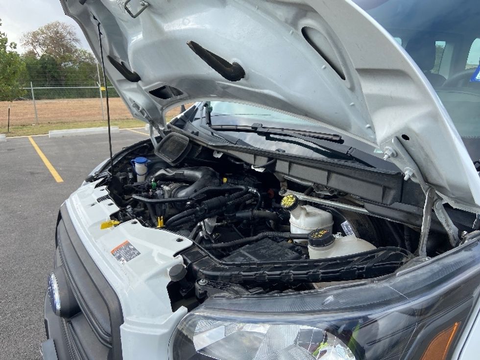 Light Duty Box Truck-Light and Medium Duty Trucks-Ford-2020-Transit 150-San Antonio-TX-32,754\n\t\tmiles-$ 30,750 - Image 23