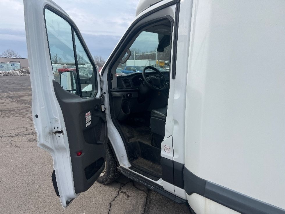 Light Duty Box Truck-Light and Medium Duty Trucks-Ford-2020-Transit 350-Rochester-NY-10,515\n\t\tmiles-$ 30,500 - Image 16