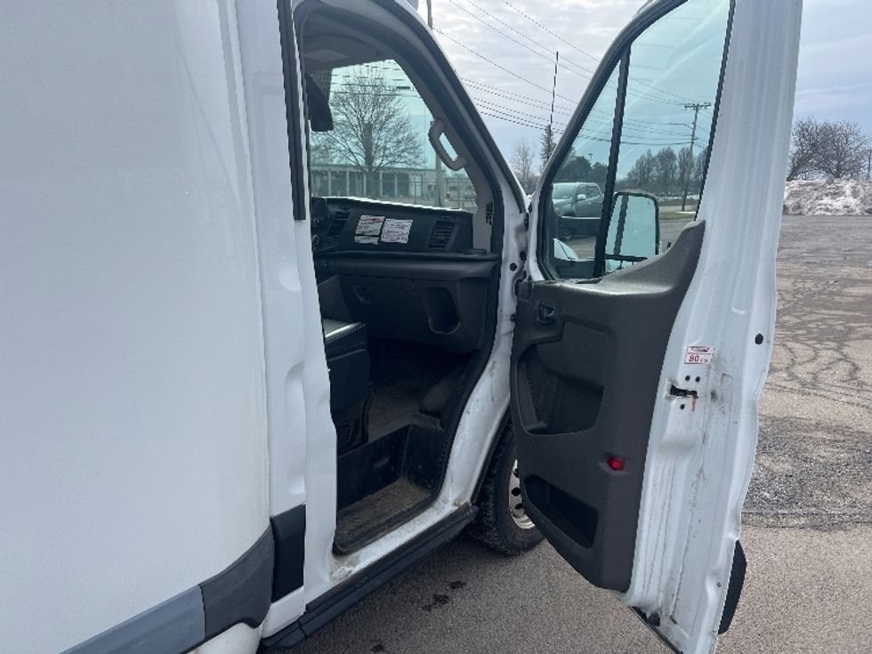 Light Duty Box Truck-Light and Medium Duty Trucks-Ford-2020-Transit 350-Rochester-NY-10,515\n\t\tmiles-$ 30,500 - Image 20