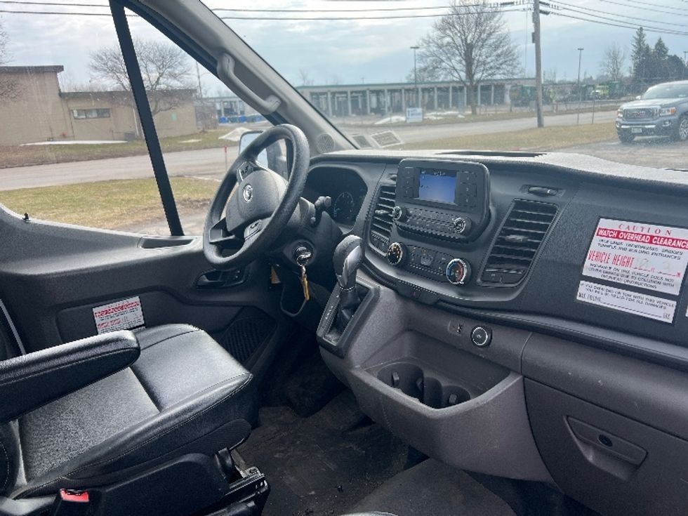 Light Duty Box Truck-Light and Medium Duty Trucks-Ford-2020-Transit 350-Rochester-NY-10,515\n\t\tmiles-$ 30,500 - Image 22