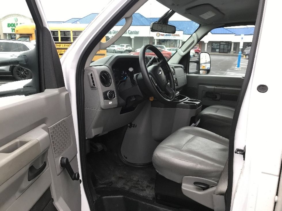 Light Duty Box Truck-Light and Medium Duty Trucks-Ford-2021-E350-Allentown-PA-118,928\n\t\tmiles-$ 25,500 - Image 16