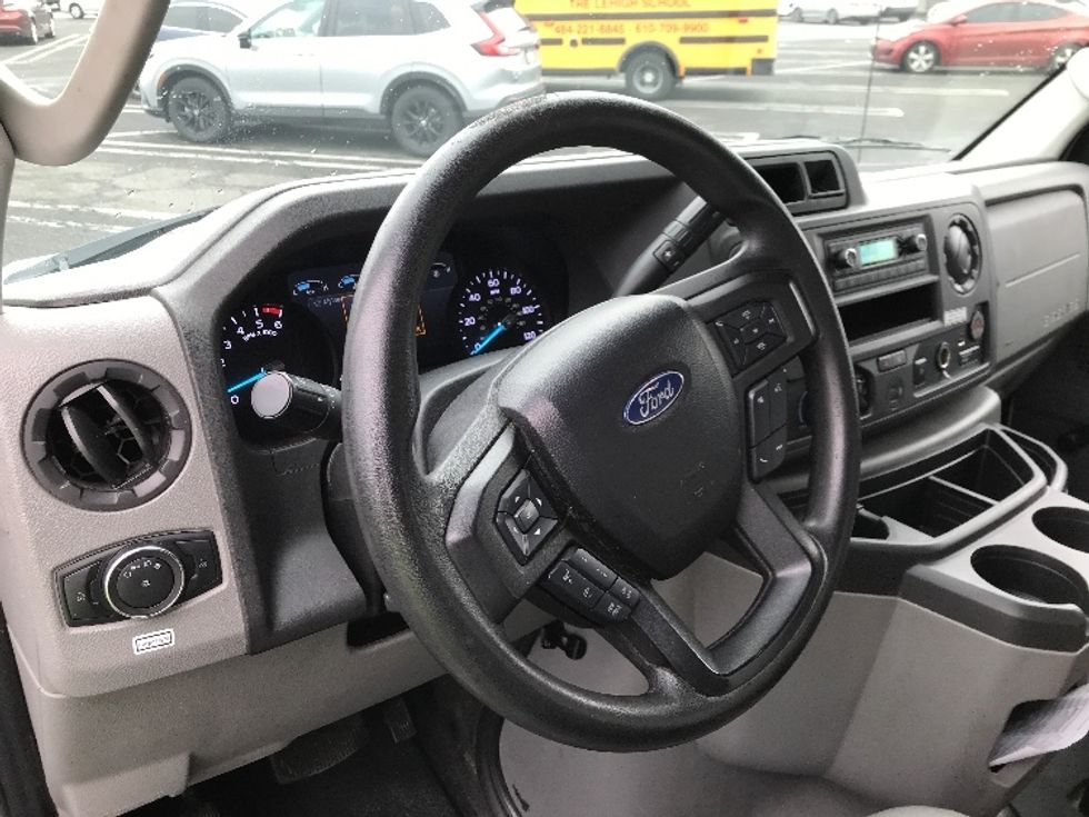 Light Duty Box Truck-Light and Medium Duty Trucks-Ford-2021-E350-Allentown-PA-118,928\n\t\tmiles-$ 25,500 - Image 17