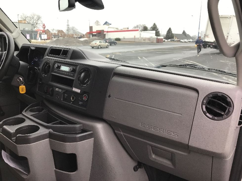 Light Duty Box Truck-Light and Medium Duty Trucks-Ford-2021-E350-Allentown-PA-118,928\n\t\tmiles-$ 25,500 - Image 21