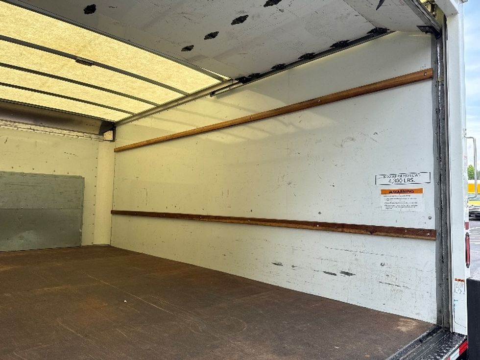 Light Duty Box Truck-Light and Medium Duty Trucks-Ford-2021-E350-Atlanta-GA-100,977\n\t\tmiles-$ 29,500 - Image 11