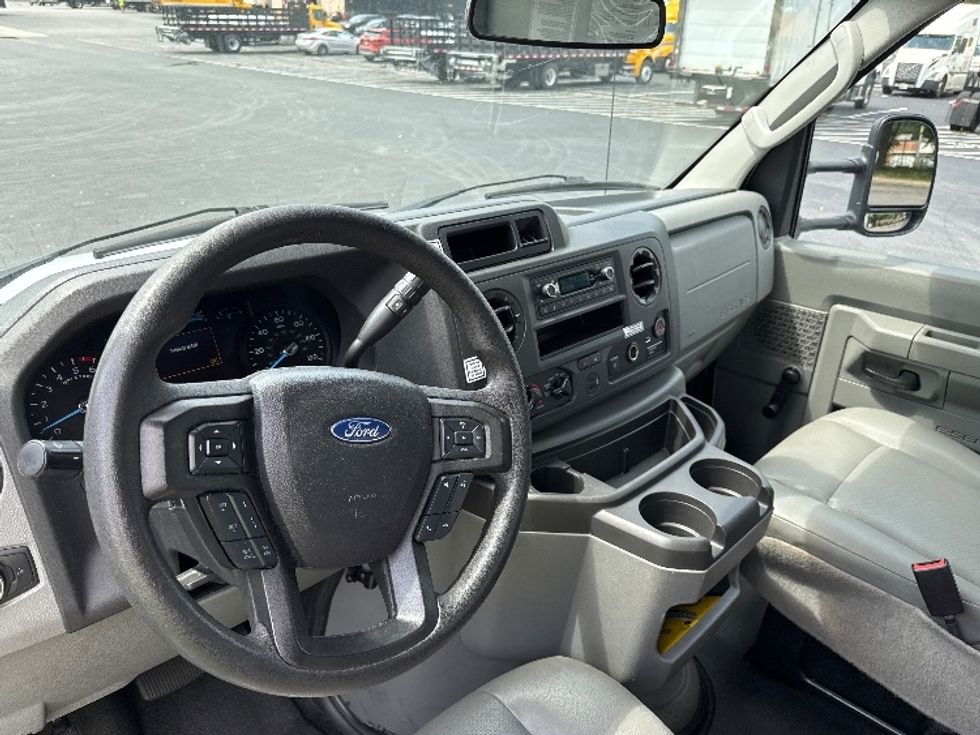 Light Duty Box Truck-Light and Medium Duty Trucks-Ford-2021-E350-Atlanta-GA-100,977\n\t\tmiles-$ 29,500 - Image 16
