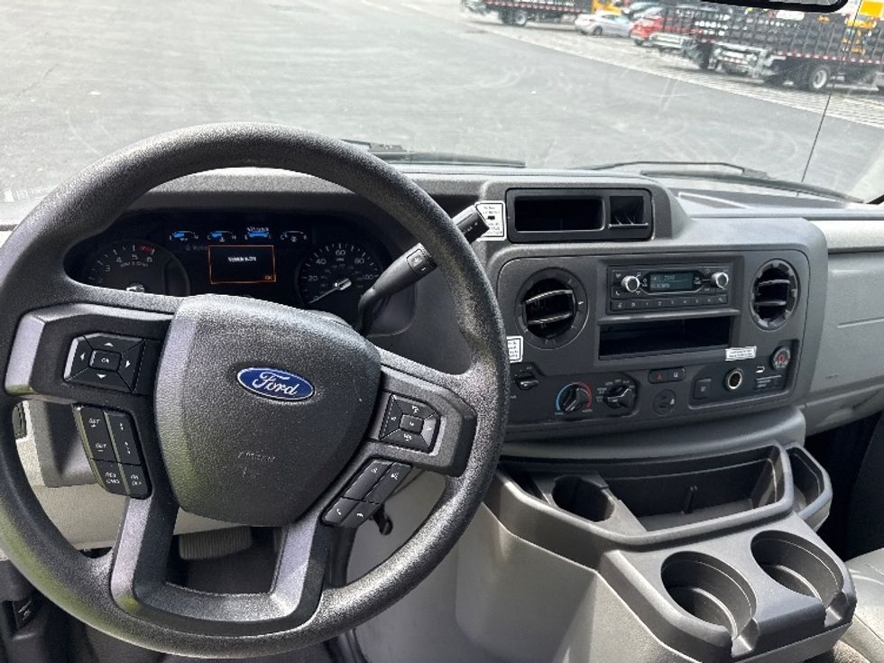 Light Duty Box Truck-Light and Medium Duty Trucks-Ford-2021-E350-Atlanta-GA-100,977\n\t\tmiles-$ 29,500 - Image 17