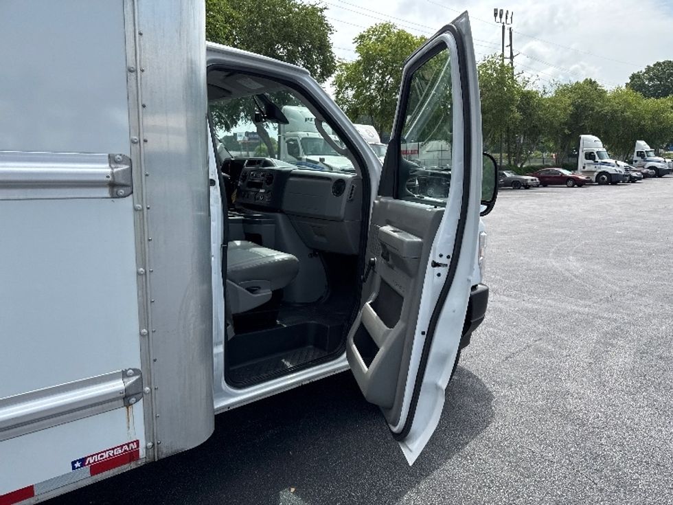 Light Duty Box Truck-Light and Medium Duty Trucks-Ford-2021-E350-Atlanta-GA-100,977\n\t\tmiles-$ 29,500 - Image 19
