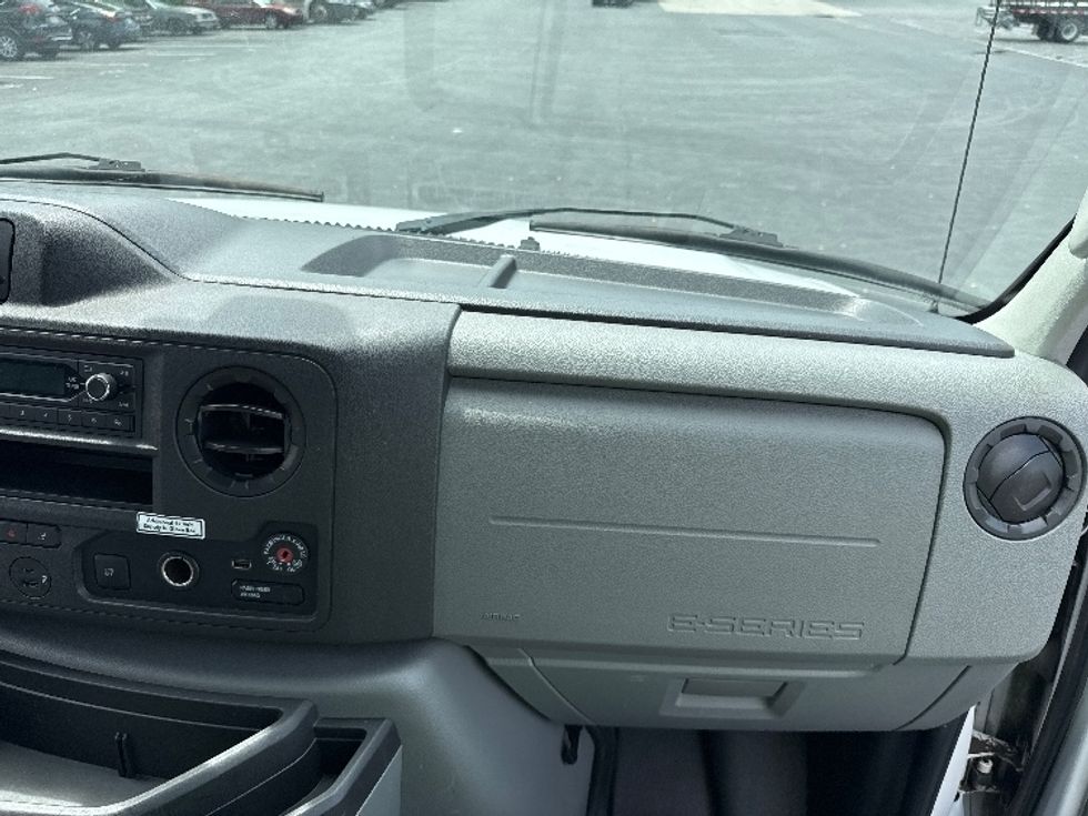 Light Duty Box Truck-Light and Medium Duty Trucks-Ford-2021-E350-Atlanta-GA-100,977\n\t\tmiles-$ 29,500 - Image 20