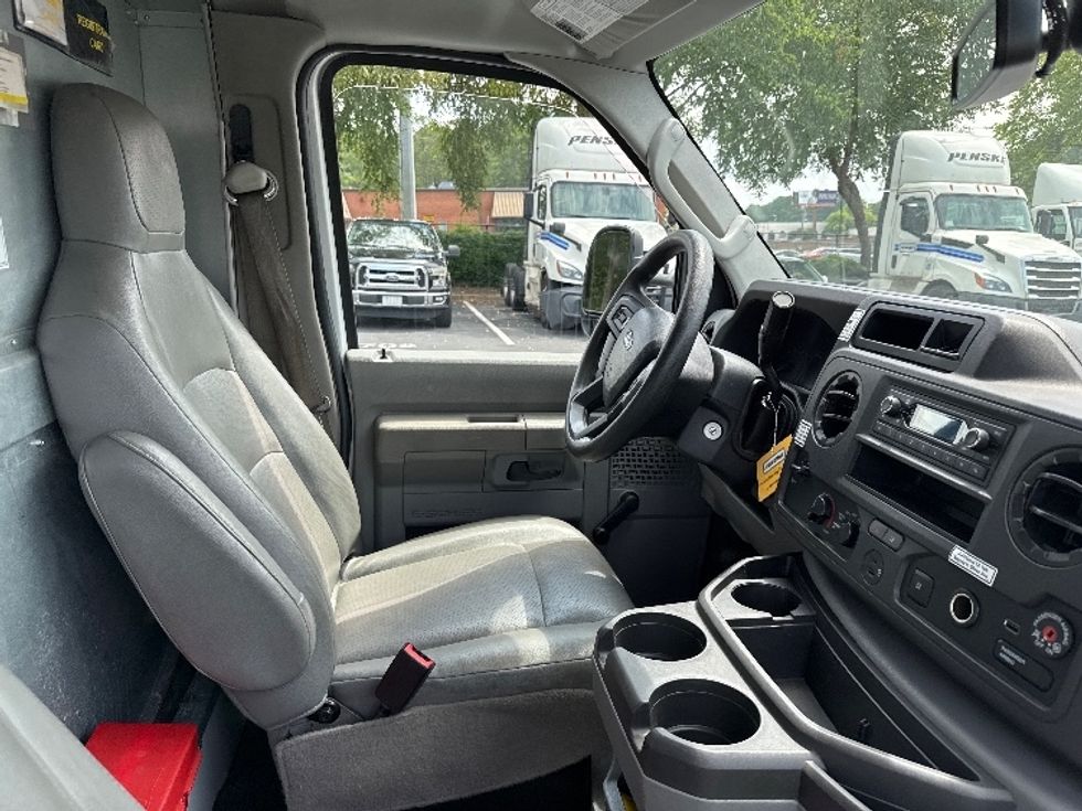 Light Duty Box Truck-Light and Medium Duty Trucks-Ford-2021-E350-Atlanta-GA-100,977\n\t\tmiles-$ 29,500 - Image 21