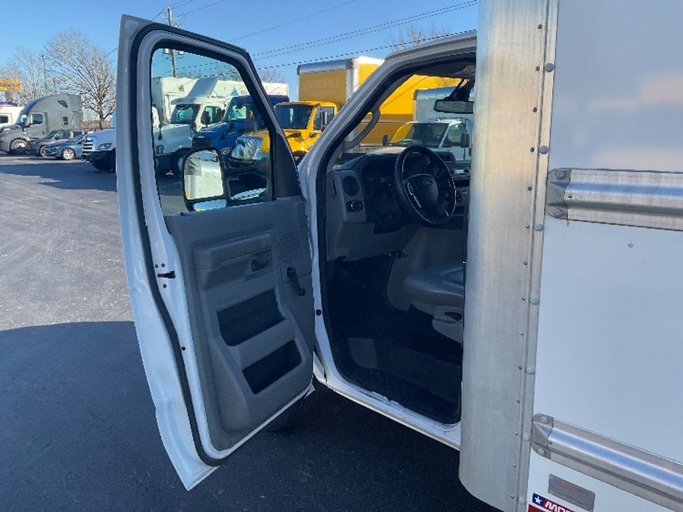 Light Duty Box Truck-Light and Medium Duty Trucks-Ford-2021-E350-Augusta-GA-116,443\n\t\tmiles-$ 27,000 - Image 16