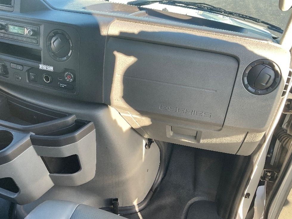 Light Duty Box Truck-Light and Medium Duty Trucks-Ford-2021-E350-Augusta-GA-116,443\n\t\tmiles-$ 27,000 - Image 21