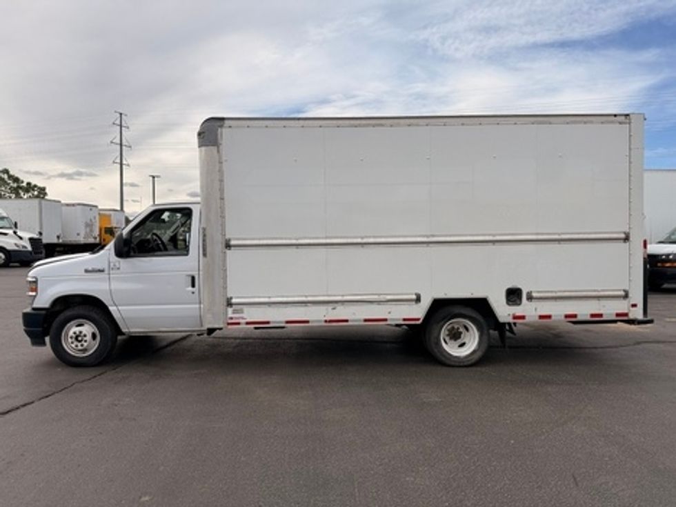 Light Duty Box Truck-Light and Medium Duty Trucks-Ford-2021-E350-Aurora-CO-93,358\n\t\tmiles-$ 26,250 - Image 13