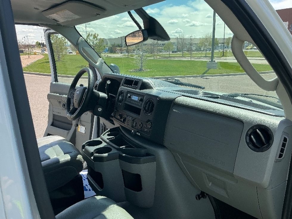 Light Duty Box Truck-Light and Medium Duty Trucks-Ford-2021-E350-Aurora-CO-93,358\n\t\tmiles-$ 26,250 - Image 22