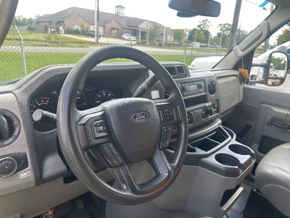 Light Duty Box Truck-Light and Medium Duty Trucks-Ford-2021-E350-Baton Rouge-LA-106,062\n\t\tmiles-$ 24,750 - Image 12