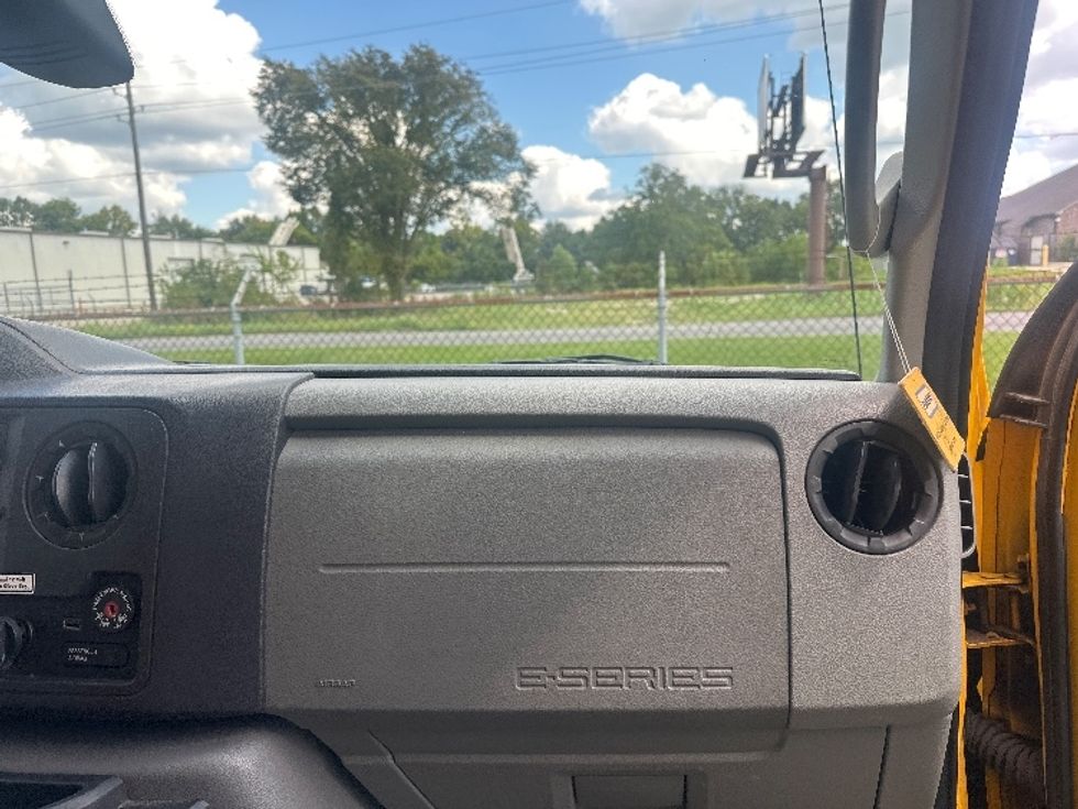 Light Duty Box Truck-Light and Medium Duty Trucks-Ford-2021-E350-Baton Rouge-LA-106,062\n\t\tmiles-$ 24,750 - Image 21