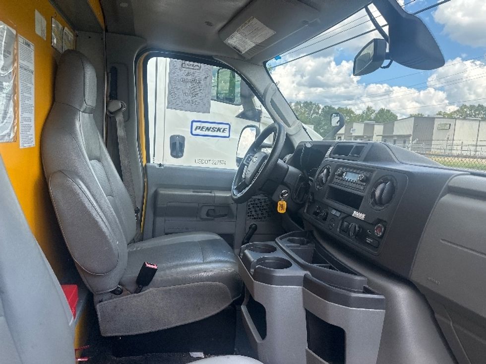 Light Duty Box Truck-Light and Medium Duty Trucks-Ford-2021-E350-Baton Rouge-LA-106,062\n\t\tmiles-$ 24,750 - Image 22