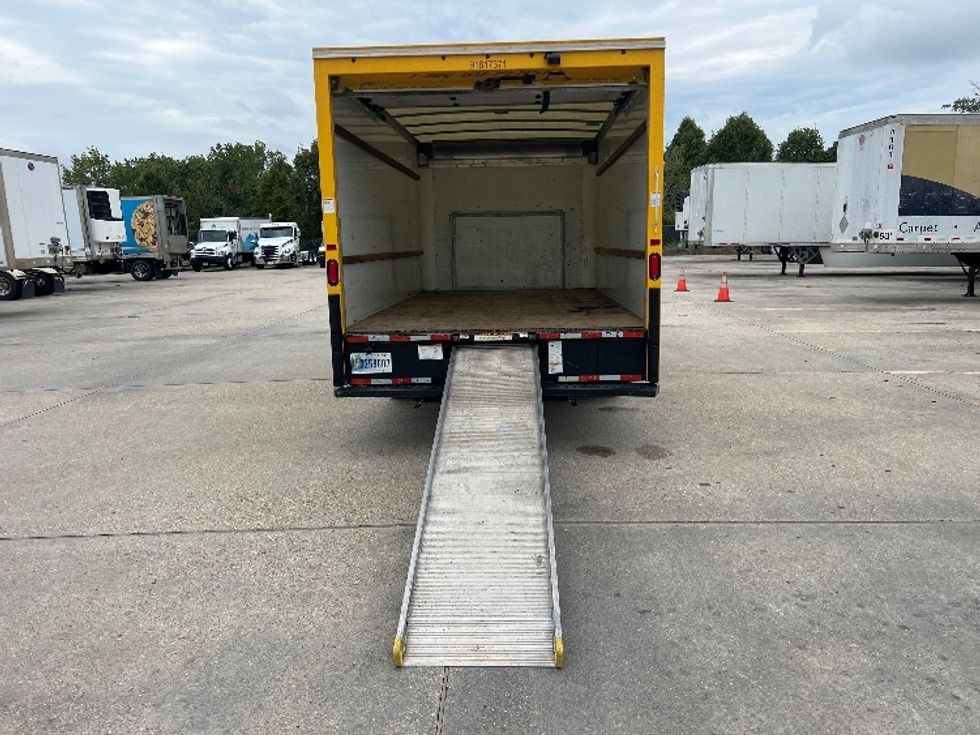 Light Duty Box Truck-Light and Medium Duty Trucks-Ford-2021-E350-Baton Rouge-LA-106,062\n\t\tmiles-$ 24,750 - Image 9