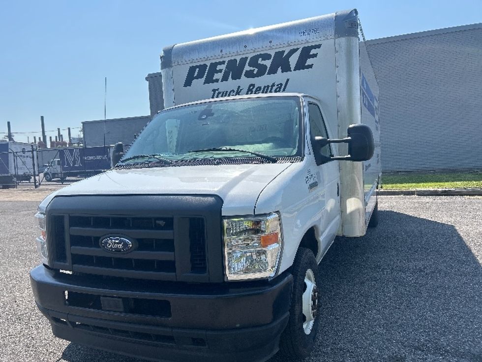 Light Duty Box Truck-Light and Medium Duty Trucks-Ford-2021-E350-Birmingham-AL-114,218\n\t\tmiles-$ 25,750 - Image 3