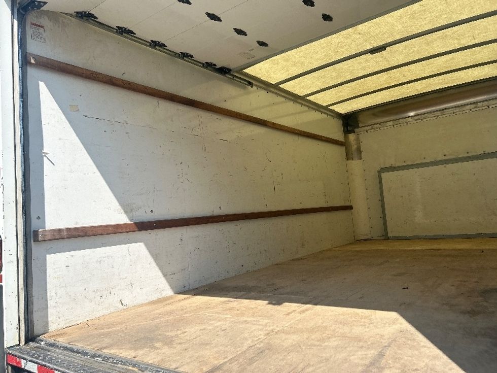 Light Duty Box Truck-Light and Medium Duty Trucks-Ford-2021-E350-Birmingham-AL-114,218\n\t\tmiles-$ 25,750 - Image 7