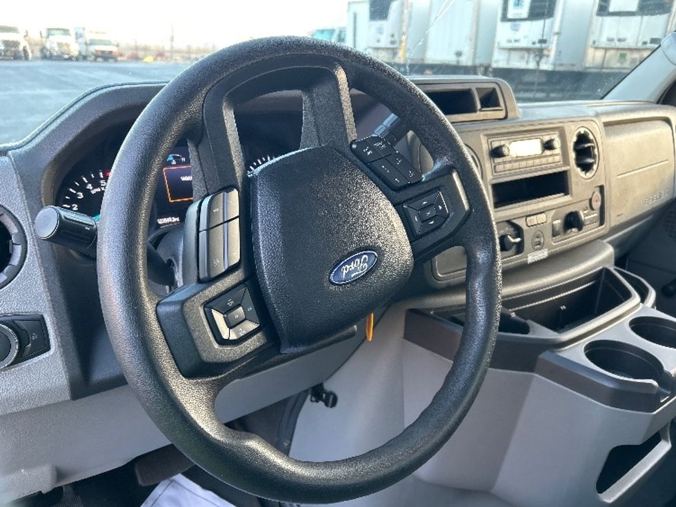 Light Duty Box Truck-Light and Medium Duty Trucks-Ford-2021-E350-Boise-ID-122,699\n\t\tmiles-$ 27,250 - Image 17
