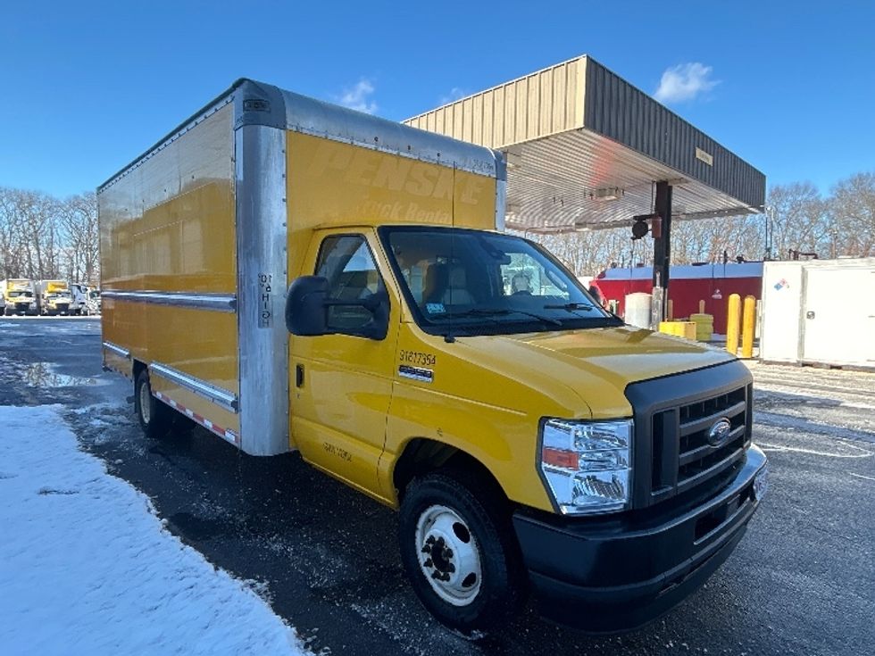 Light Duty Box Truck-Light and Medium Duty Trucks-Ford-2021-E350-Braintree-MA-81,053\n\t\tmiles-$ 26,500 - Image 1