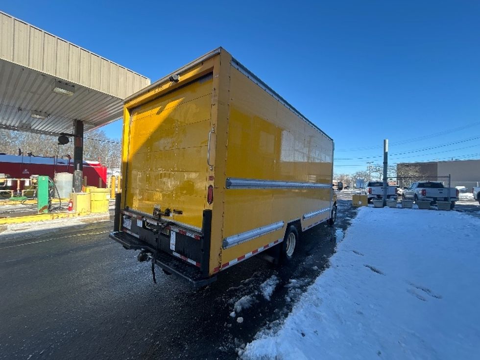Light Duty Box Truck-Light and Medium Duty Trucks-Ford-2021-E350-Braintree-MA-81,053\n\t\tmiles-$ 26,500 - Image 13