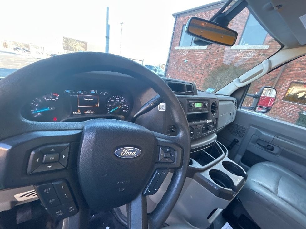 Light Duty Box Truck-Light and Medium Duty Trucks-Ford-2021-E350-Braintree-MA-81,053\n\t\tmiles-$ 26,500 - Image 17