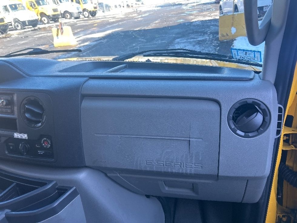 Light Duty Box Truck-Light and Medium Duty Trucks-Ford-2021-E350-Braintree-MA-81,053\n\t\tmiles-$ 26,500 - Image 21