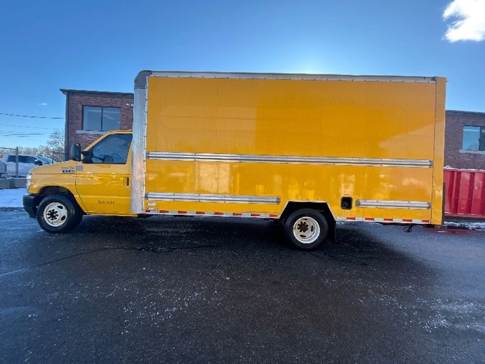 Light Duty Box Truck-Light and Medium Duty Trucks-Ford-2021-E350-Braintree-MA-81,053\n\t\tmiles-$ 26,500 - Image 4