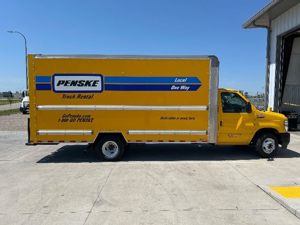 Light Duty Box Truck-Light and Medium Duty Trucks-Ford-2021-E350-Brooklyn Park-MN-88,818\n\t\tmiles-$ 27,750 - Image 15