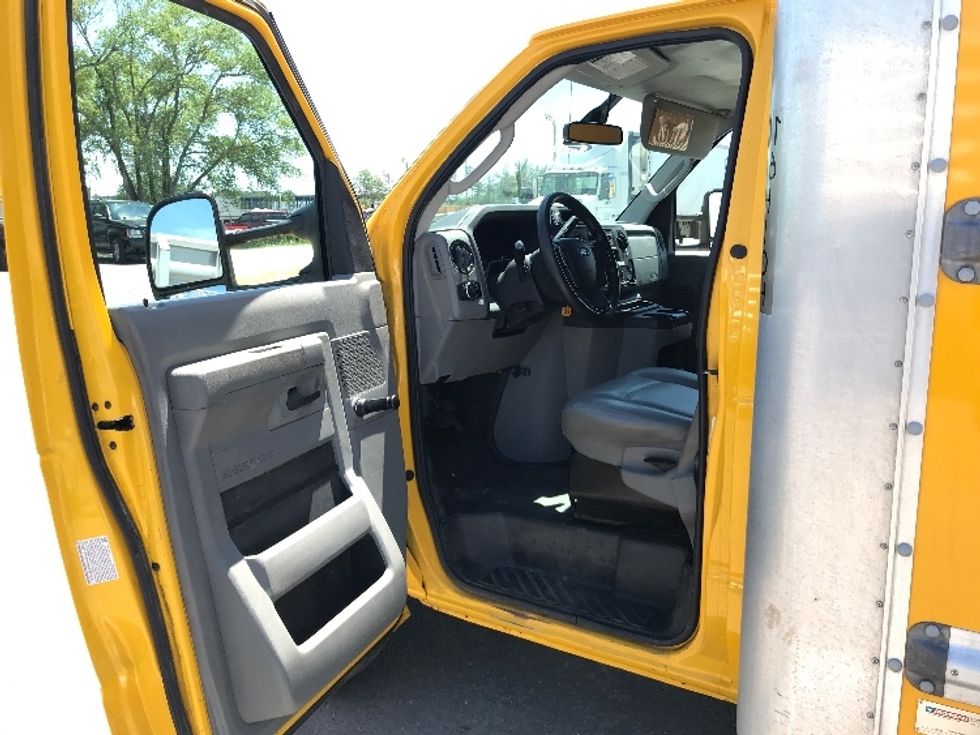 Light Duty Box Truck-Light and Medium Duty Trucks-Ford-2021-E350-Brooklyn Park-MN-88,818\n\t\tmiles-$ 27,750 - Image 16