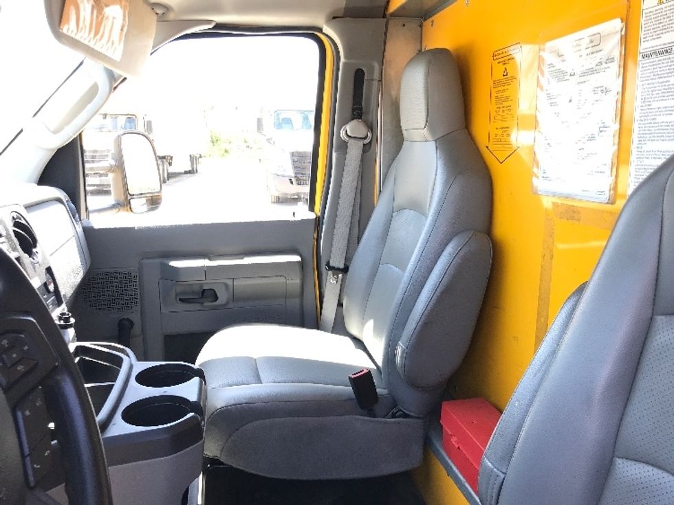 Light Duty Box Truck-Light and Medium Duty Trucks-Ford-2021-E350-Brooklyn Park-MN-88,818\n\t\tmiles-$ 27,750 - Image 19