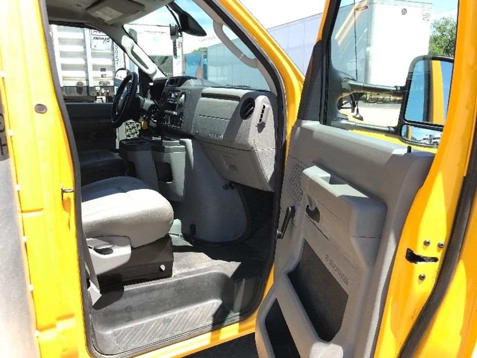 Light Duty Box Truck-Light and Medium Duty Trucks-Ford-2021-E350-Brooklyn Park-MN-88,818\n\t\tmiles-$ 27,750 - Image 20