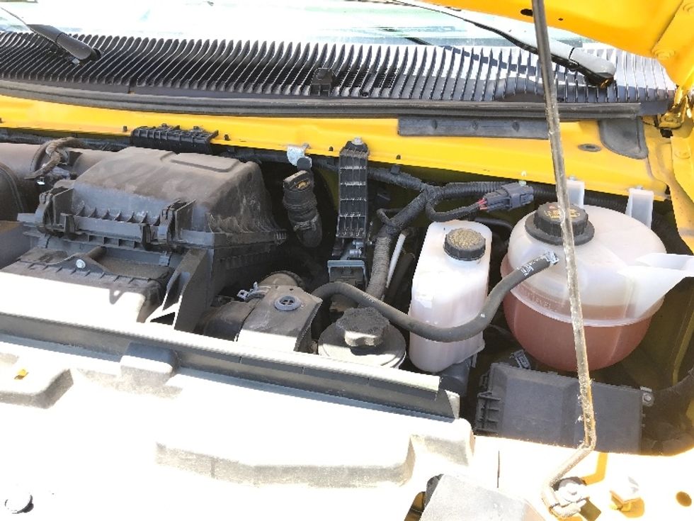 Light Duty Box Truck-Light and Medium Duty Trucks-Ford-2021-E350-Brooklyn Park-MN-88,818\n\t\tmiles-$ 27,750 - Image 24