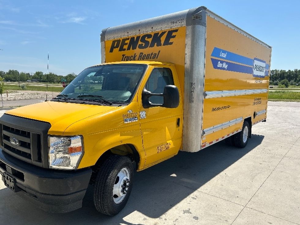 Light Duty Box Truck-Light and Medium Duty Trucks-Ford-2021-E350-Brooklyn Park-MN-88,818\n\t\tmiles-$ 27,750 - Image 3