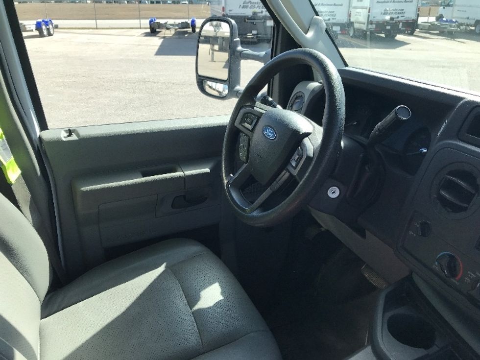 Light Duty Box Truck-Light and Medium Duty Trucks-Ford-2021-E350-Bryan-TX-89,276\n\t\tmiles-$ 29,750 - Image 21