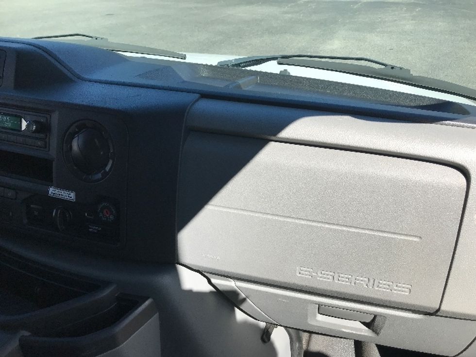 Light Duty Box Truck-Light and Medium Duty Trucks-Ford-2021-E350-Charlotte-NC-104,686\n\t\tmiles-$ 29,500 - Image 21