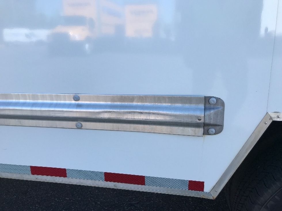 Light Duty Box Truck-Light and Medium Duty Trucks-Ford-2021-E350-Charlotte-NC-104,686\n\t\tmiles-$ 29,500 - Image 25