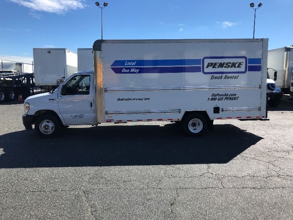 Light Duty Box Truck-Light and Medium Duty Trucks-Ford-2021-E350-Charlotte-NC-104,686\n\t\tmiles-$ 29,500 - Image 4