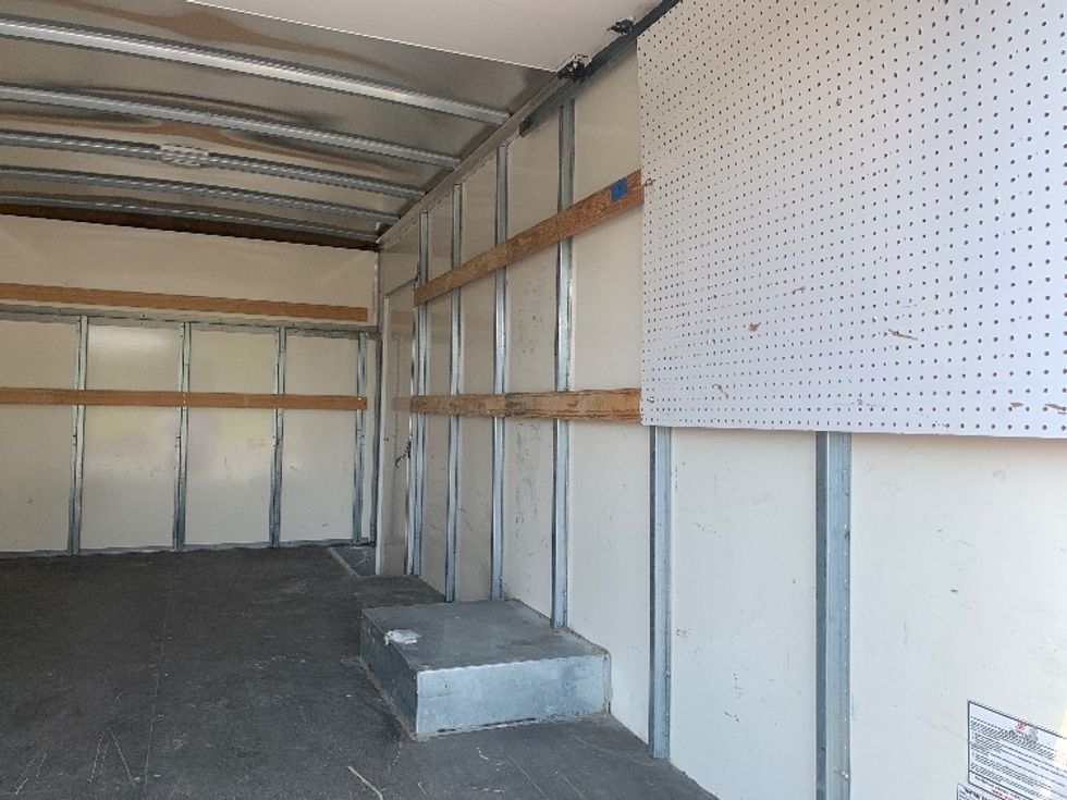 Light Duty Box Truck-Light and Medium Duty Trucks-Ford-2021-E350-Charlotte-NC-106,351\n\t\tmiles-$ 37,750 - Image 11